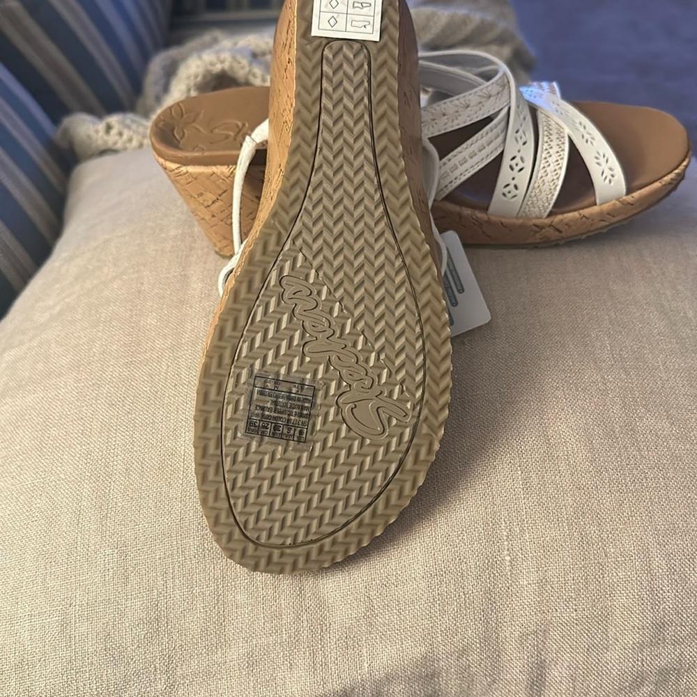 Skechers White Tan Sandals with Adjustable Straps and Contoured Footbeds - Picture 3 of 6